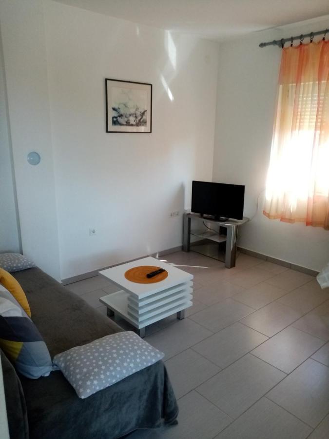 Apartmani Cesar ريتنا المظهر الخارجي الصورة